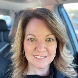 Meet your Posher, Jennifer